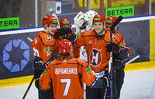 Уверенно обыгрываем лидера турнирной таблицы на домашней арене